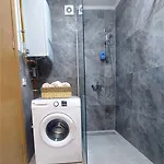 Modern With Garage Near Airport - Free Parking *