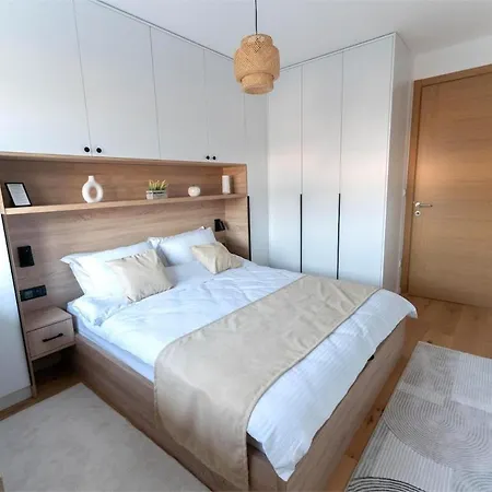 Modern With Garage Near Airport - Free Parking Сараево