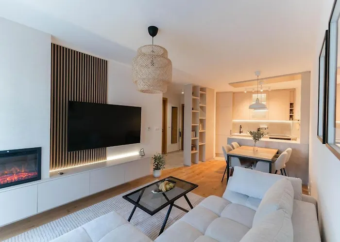 Modern With Garage Near Airport - Free Parking Apartamento *