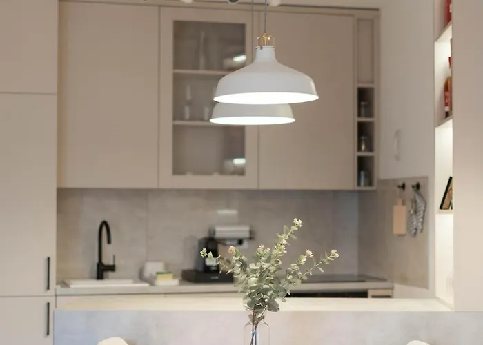 Modern With Garage Near Airport - Free Parking Apartamento