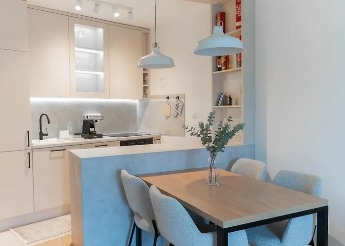 Modern With Garage Near Airport - Free Parking Apartamento *