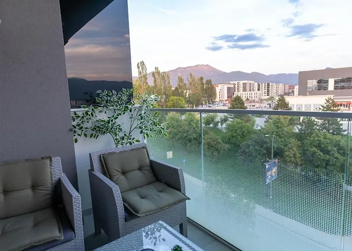 Apartamento Modern With Garage Near Airport - Free Parking *